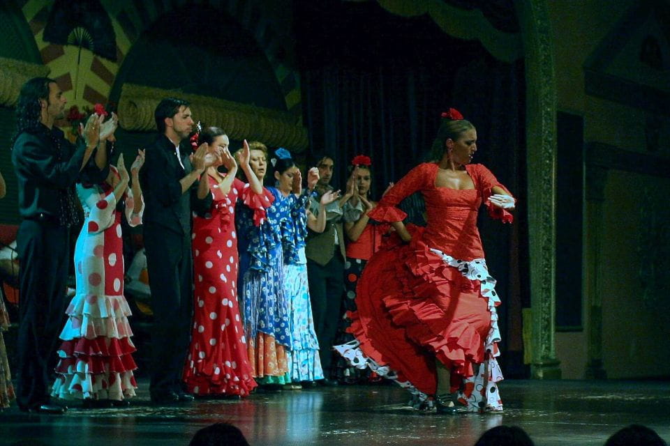 Seville: 3-Hour Flamenco Show and Bus Tour at Night - Inclusions