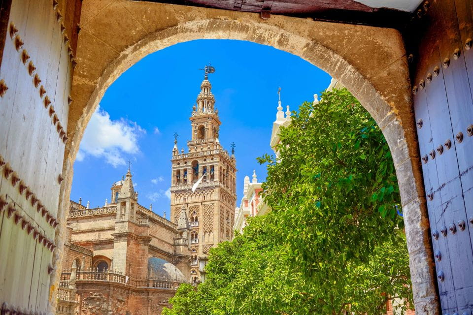 Seville: Alcázar Guided Palace Tour With Priority Access - Accessibility Considerations