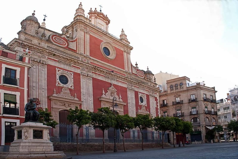 Seville: Cathedral and Salvador Church Guided Tour - Entering Seville’s Architectural Masterpieces