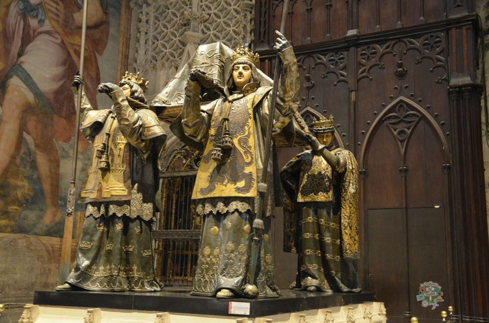 Seville: Cathedral, Giralda, and Royal Alcázar Guided Tour - Exploring the Cathedral