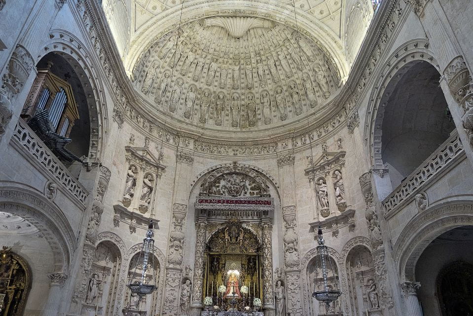 Seville: Cathedral & Giralda Guided Tour With Entry Tickets - Whats Included
