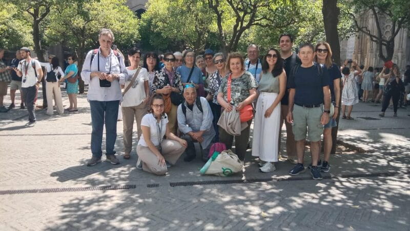 Seville: Cathedral & Giralda Guided Tour with Tickets - Entering the World of Seville’s Cathedral and Giralda
