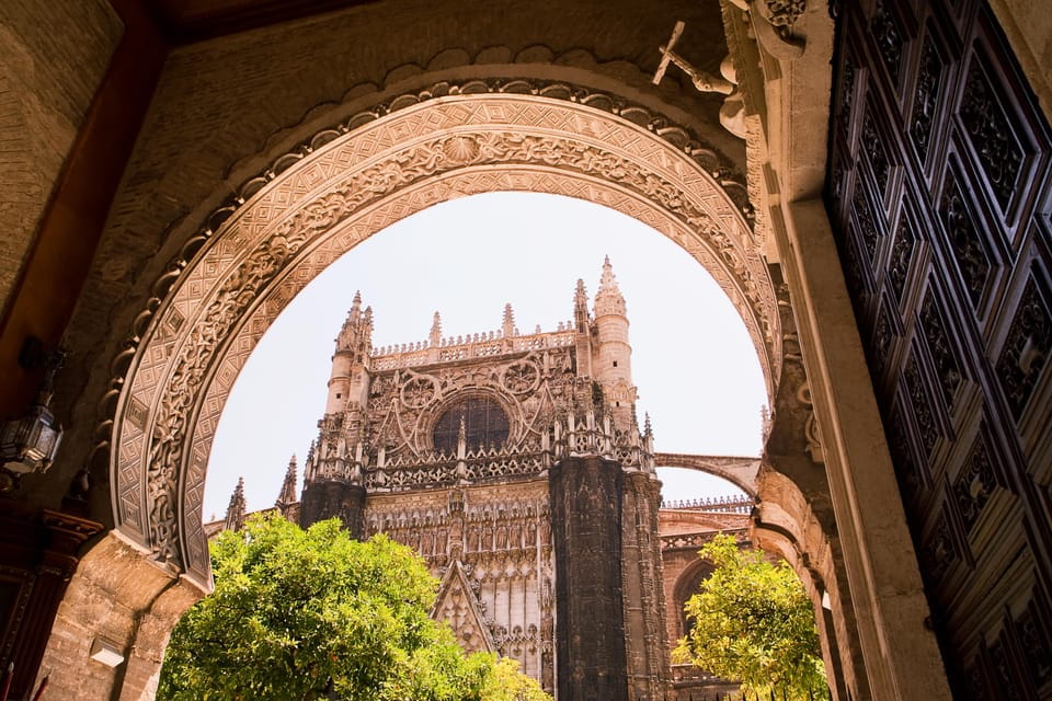 Seville: Cathedral & Giralda Tower Guided Tour With Tickets - Nearby Attractions