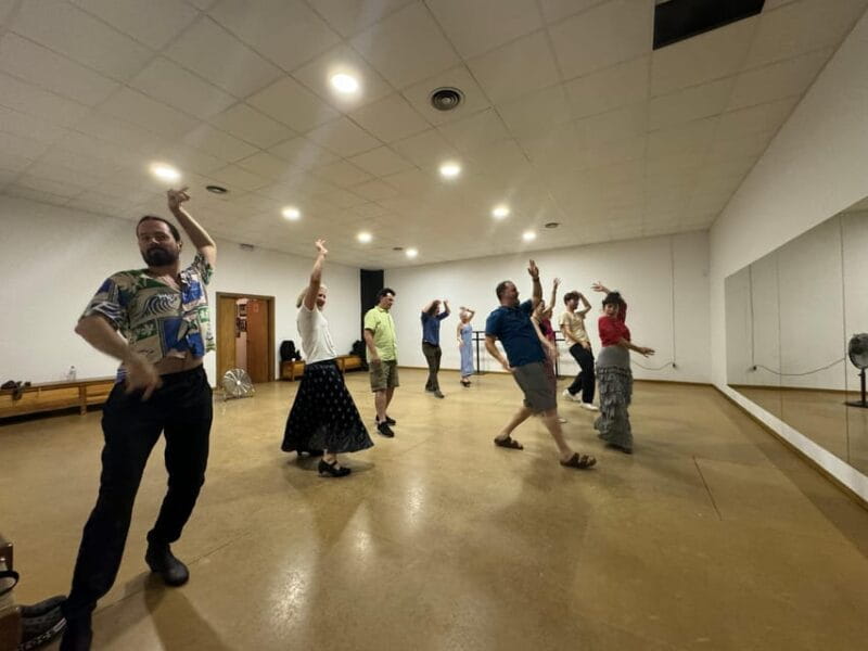 Seville: Enjoy a class of approach to flamenco - FAQs