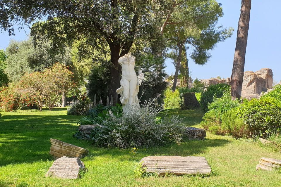 Seville: Game of Thrones and Roman Empire Italica Tour - Experience Highlights