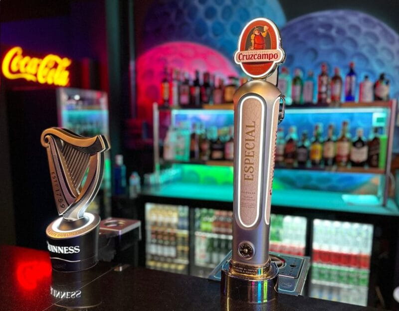 Seville: Indoor UV 18 hole Minigolf Experience - The Experience for Different Groups