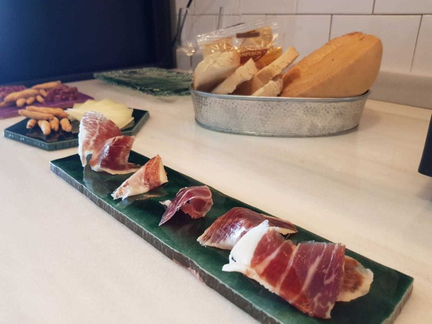 Seville: Paella Cooking Experience on a Rooftop Terrace - Highlights From Reviews