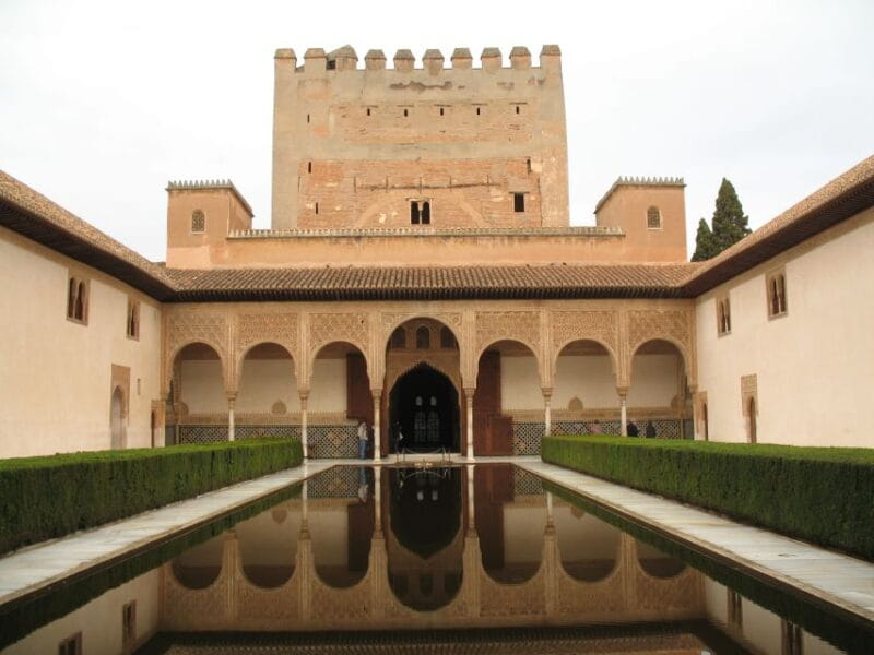 Seville: Private Day Trip to Granada with Alhambra Entry - Discovering Granada: An In-Depth Breakdown