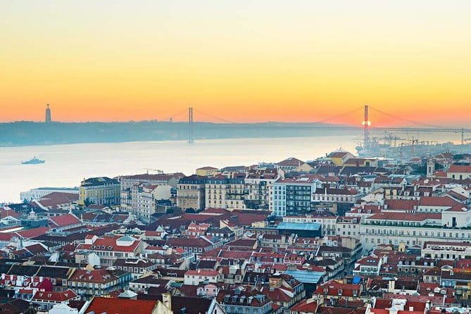 Seville Private transfer to Lisbon with Optional Evora stop - FAQ