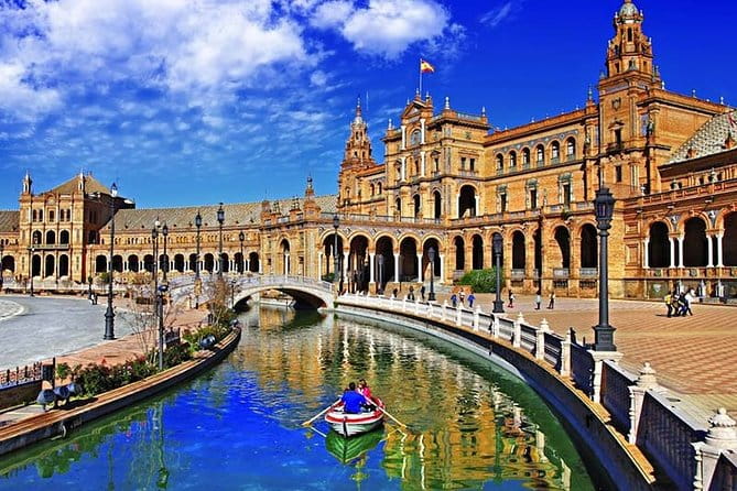 Seville Private walking tour with skip the line tickets to Cathedral and Alcazar - Key Points / Takeaways