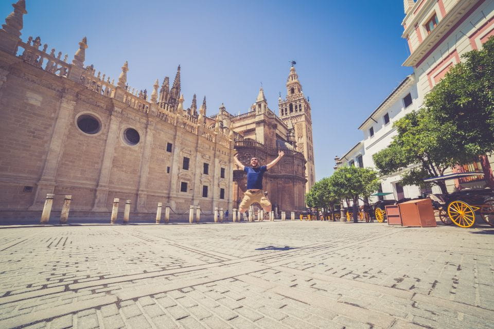 Seville: Professional Photoshoot Outside Cathedral & Giralda - Things To Know
