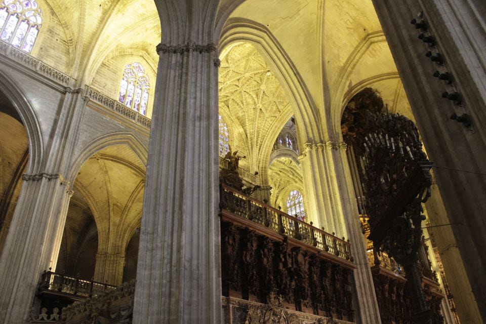 Seville: Royal Alcazar, Cathedral and Giralda Tower Tour - Itinerary and Highlights