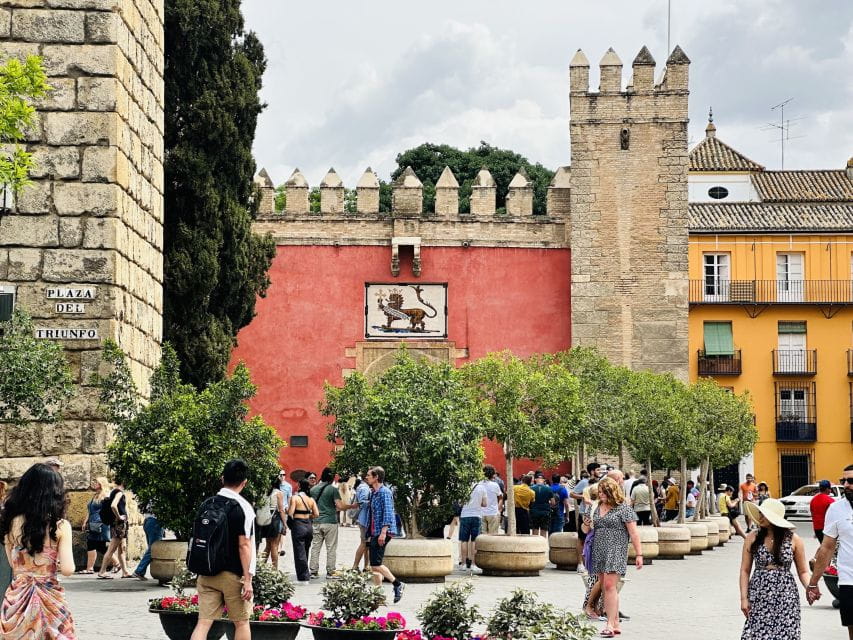 Seville: Royal Alcazar & Highlights of Seville Walking Tour - Guided Tour Details