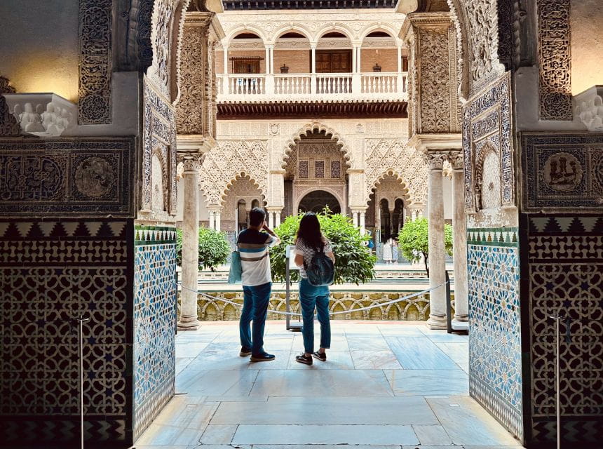 Seville: Royal Alcazar & Highlights of Seville Walking Tour - What to Bring