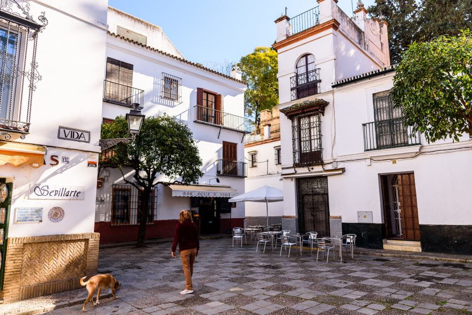 Seville: Santa Cruz Old Jewish Quarter Walking Tour - Key Points