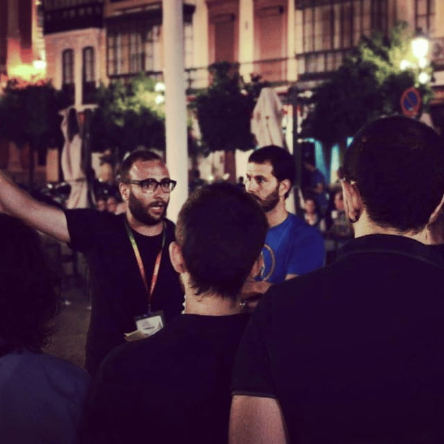 Seville: Tiny-Group Jewish Quarter Discovery Walking Tour - The Value of a Guided Small-Group Experience