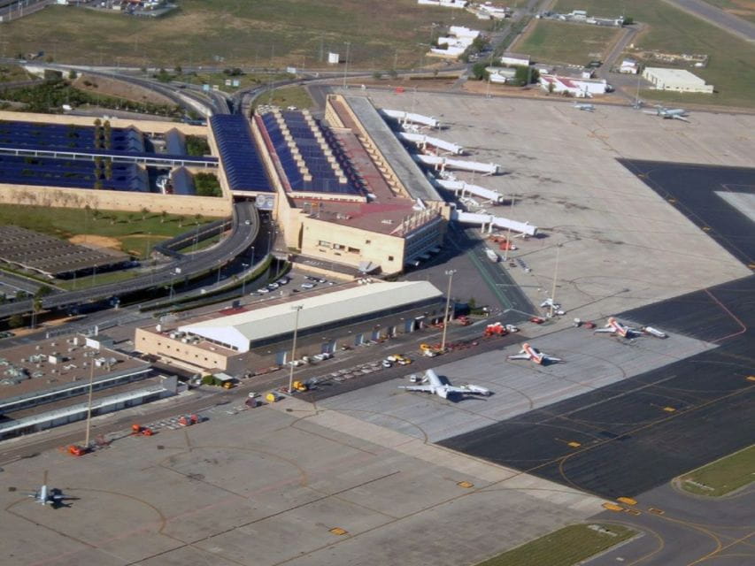 Seville: Transfer to Seville Airport - Pricing and Duration