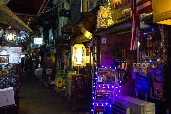 Shinjuku Golden-Gai and Kabuki-Cho Bar Hopping With Master Guide - Explore the Charming Alleyways of Shinjuku Golden-gai