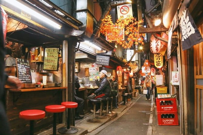 Shinjuku Golden Gai Food Tour in Spanish - Additional Information and Considerations