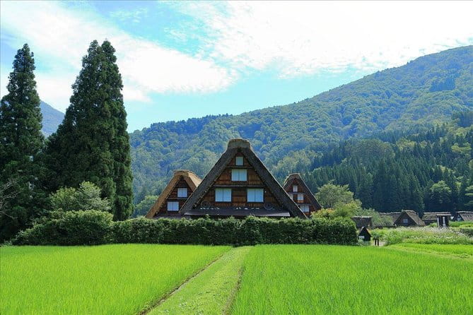 Shirakawago and Hida Takayama Day Trip From Nagoya - Key Points