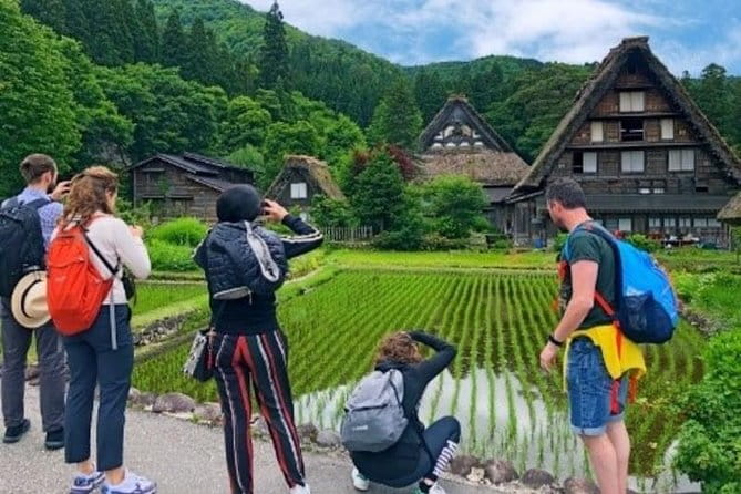 Shirakawago Tour: English Speaking Driver Only(Kanazawa DEP.) - Communication With Your Driver