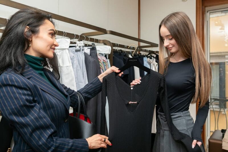 Shopping in Venice with a Personal Stylist - Entering a World of Style and Secrets: A Deep Dive into the Experience