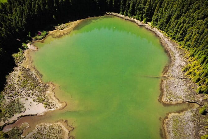 Shore Excursions to the volcano and crater of Lagoa das Sete Cidades - An In-Depth Look at the Lagoa das Sete Cidades Shore Excursion