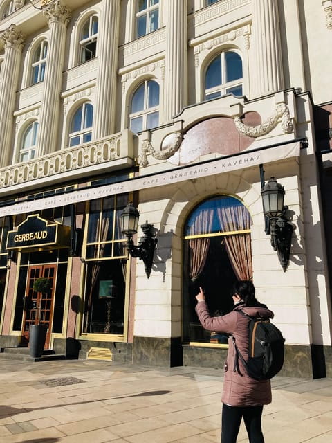 Short Budapest Sightseeing - with Pubquiz! (beer included!) - Exploring Budapest in a Nutshell: The Short Sightseeing & Pubquiz Experience