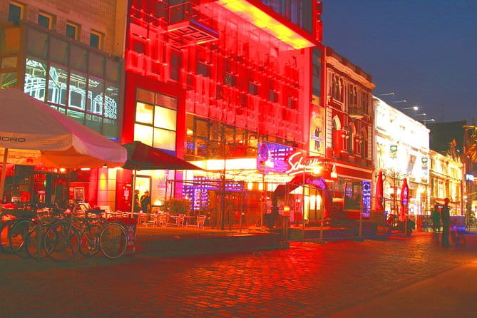 Short walk St. Pauli - the St. Pauli quickie - The Iconic Davidwache Police Station