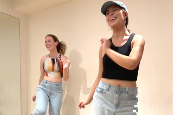 Shuffle Dance in Tokyo With a Tiktok Star - Perfect for Beginners - Small-Group Setting for Personalized Attention