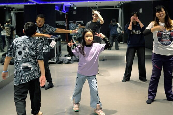 Shuffle Dance in Tokyo With a Tiktok Star - Perfect for Beginners - Positive Reviews and Participant Feedback