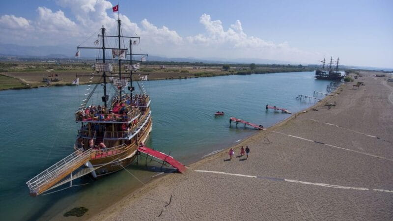 Side: Dolphin Island Boat Trip with Lunch & Unlimited Drinks - End of the Trip: Drop-off and Reflection