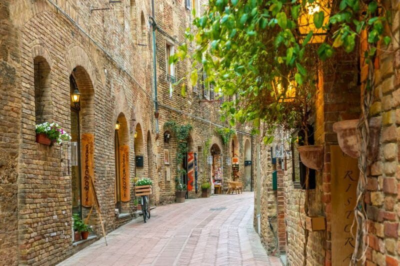 Siena San Gimignano Private Full-Day Tour by Deluxe Car - Convenience Meets Authenticity: The Practical Side
