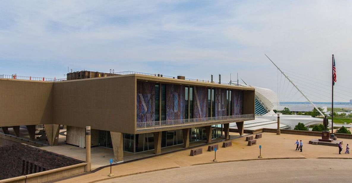 Sightseeing in Milwaukee – Walking Tour - War Memorial Center