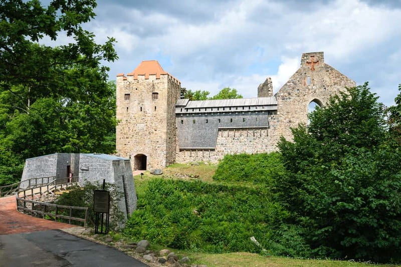 Sigulda Day Tour - Castle Ruins, Gtmaala Grotto, & More - Discovering Sigulda: A Perfect Mix of History, Nature, and Fun