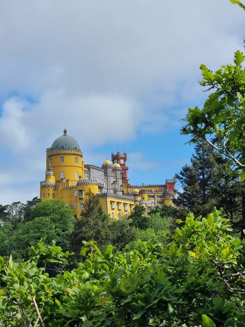 Sintra and Cascais: Magical Fairytale Tour - Visiting Pena Palace: A Fairy-Tale Fortress