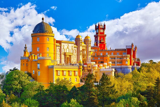 Sintra and Cascais Small Group Tour From Lisbon - Pickup and Logistics