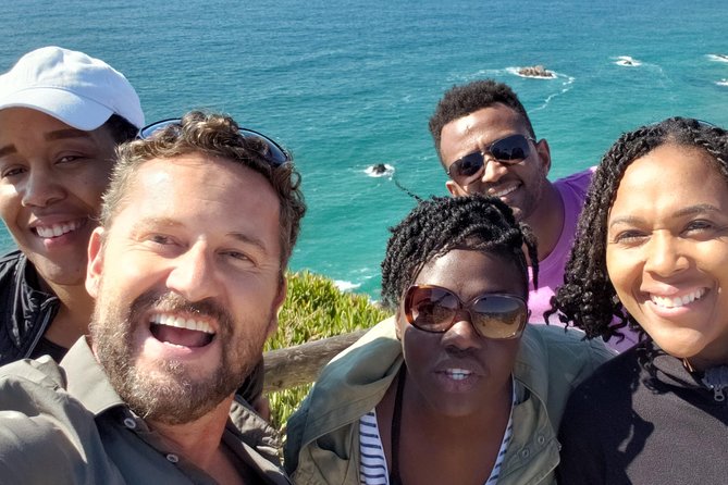 Sintra-Cascais: 2 Palaces+4 Spots, Coast, Small Group! 10 Hours! - Exploring the Coastline