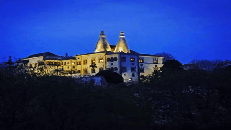 Sintra: Private Palaces, Moorish Castle, and Roca Cape Tour - Lunch and Leisure Time