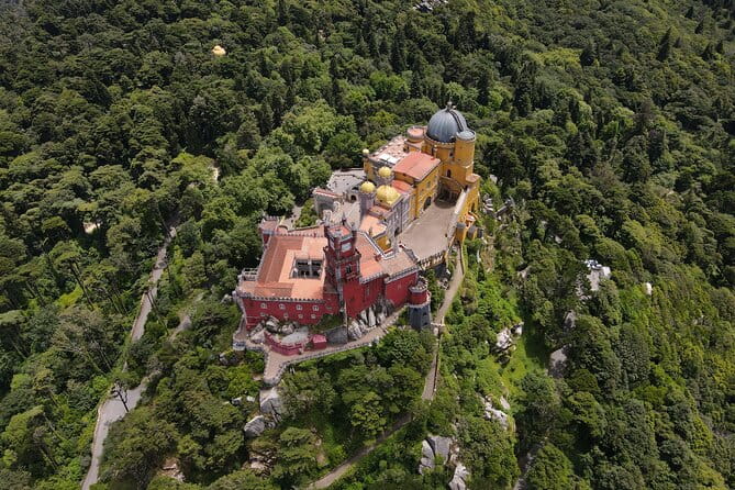 Sintra tour to Pena Palace in vintage car - Private day tour - Who this tour suits best
