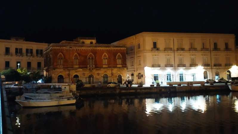 Siracusa Tour: Ortigia by Night in English - Introduction to the Ortigia Night Tour: A Romantic Stroll Through Ancient Streets