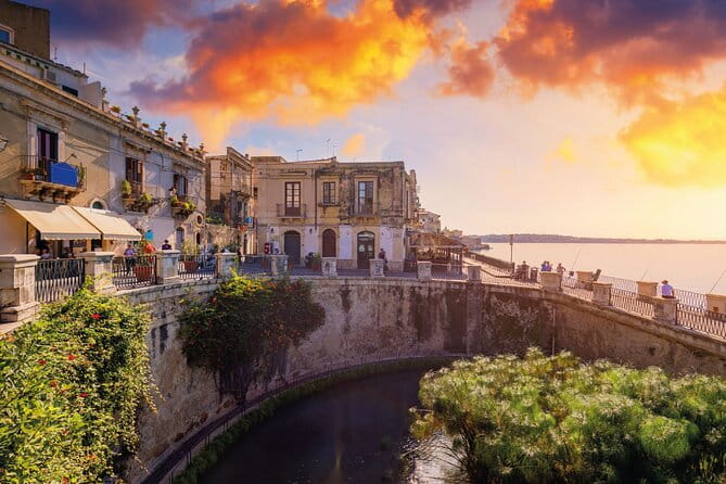 Siracusa Walking Tour with Audio and Written Guide by a Local - A Deep Dive into Syracuse’s Highlights