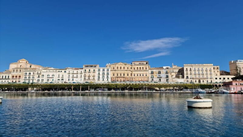 Siracusa:Ortigia & Sea Caves 1-hour boat tour with swim stop - Key Points / Takeaways