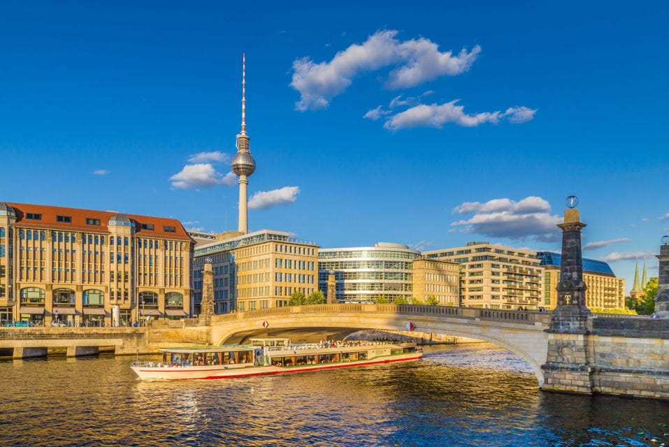 Skip-the-line Boat Cruise and Berlin's Old Town Guided Tour - Tour Overview