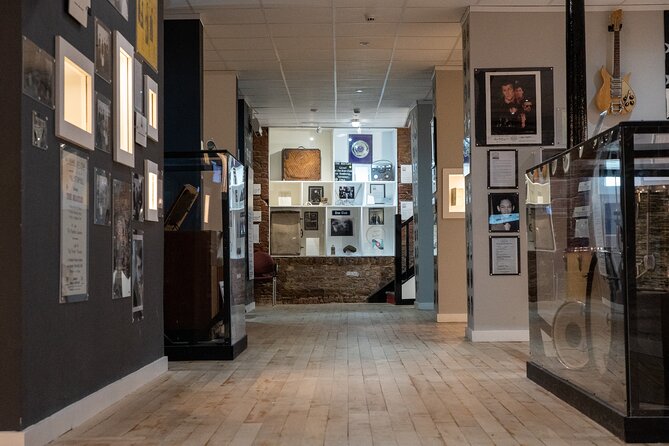 Skip the Line: Liverpool Beatles Museum - the Perfect Tribute to the Beatles - Accessibility and Tour Size