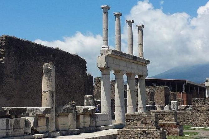 Skip the Line Private Pompeii Guided Tour - Practical Tips for Travelers