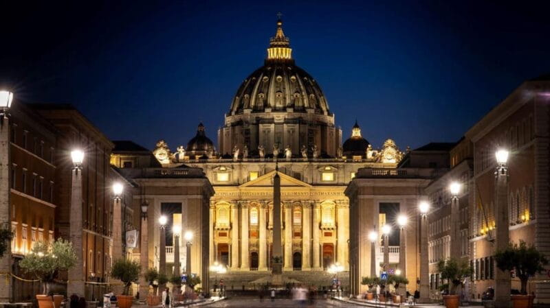 Skip The Line- Vatican Museum & Sistine Chapel - Entering the Heart of the Vatican
