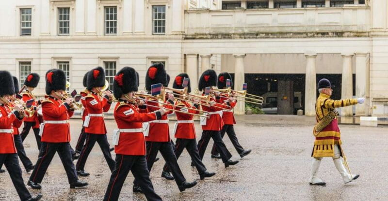 Skip the line Westminster Abbey & Guard Change Ceremonies - Witnessing the Changing of the Guard: Behind the Scenes