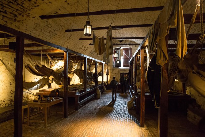 Skip-the-Ticket-Line Edinburgh Castle Walking Tour - Overview