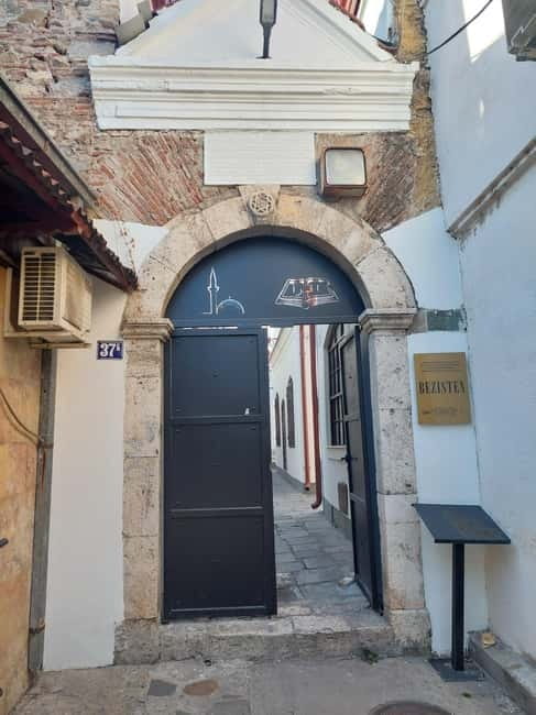 Skopje: Old town walking tour & Food tasting - Discover the Charm of Old Skopje’s Streets and Flavors